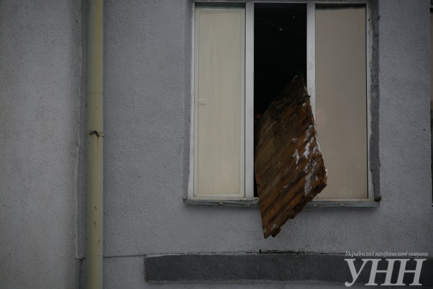 В Киеве около 200 активистов пришли убирать «Жовтень» (ФОТО, ВИДЕО) (фото) - фото 1