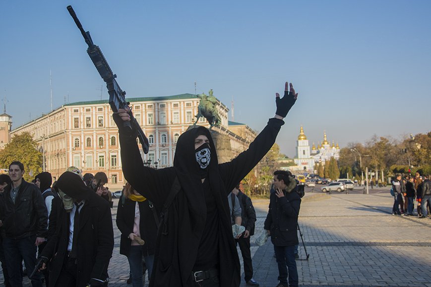 В Киеве прошел зомби-марш (ФОТОРЕПОРТАЖ) (фото) - фото 5