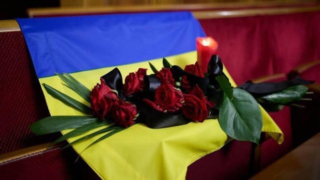 Цей біль — без сл: Київ попрощався з рятувальниками, які стали мішенню після атаки Цей біль — без сл: Київ попрощався з рятувальниками, які стали мішенню після атаки