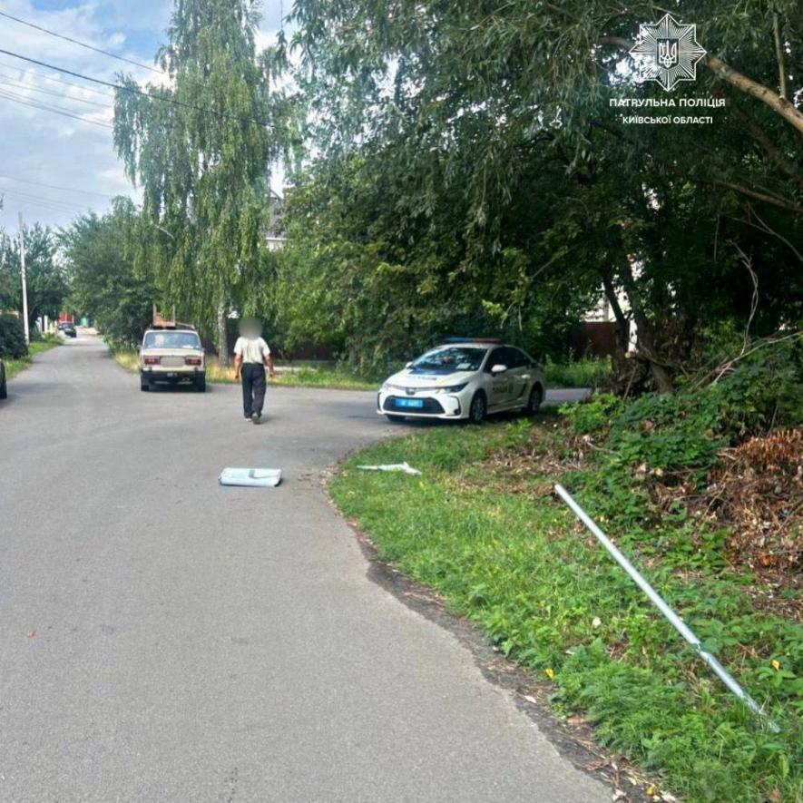 «Жигулі», алкоголь і спроба підкупу: на Київщині водій влаштував скандальне ДТП «Жигулі», алкоголь і спроба підкупу: на Київщині водій влаштував скандальне ДТП
