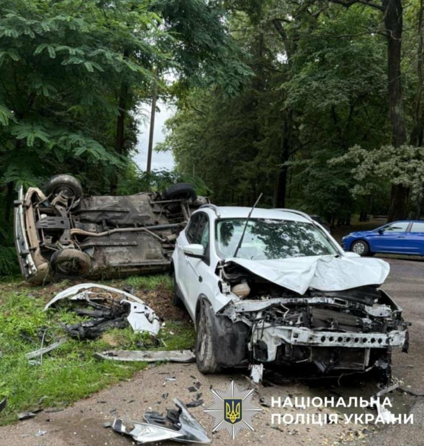 Трагедія на дорозі: що відомо про ДТП на Київщині Трагедія на дорозі: що відомо про ДТП на Київщині