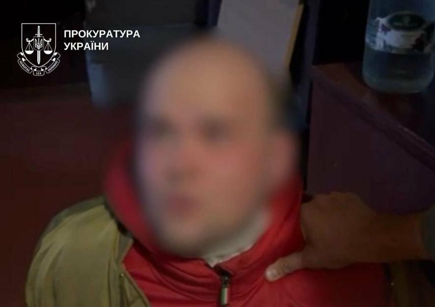 Агресія на вулицях Києва: чоловік штовхав і бив жінок