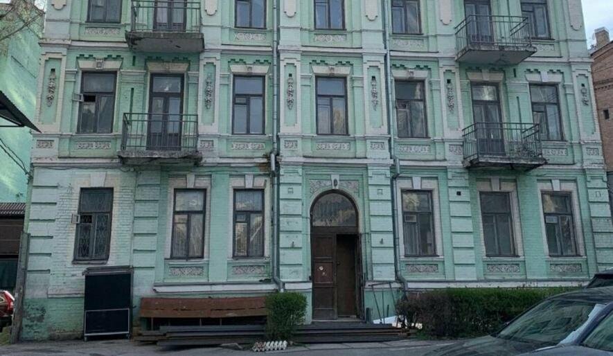 Історія зникає на очах: у центрі Києва розбирають стару будівлю, – ФОТО Історія зникає на очах: у центрі Києва розбирають стару будівлю, – ФОТО