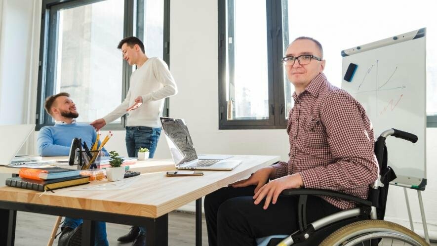 Робота для людей з інвалідністю в Києві: кого шукають та яку зарплату пропонують