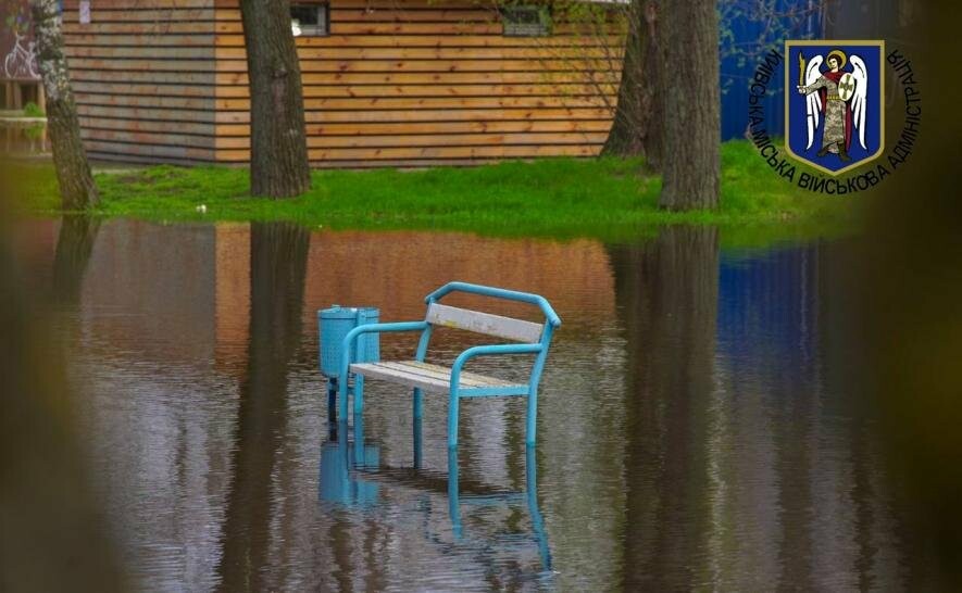 У Києві продовжує підніматися рівень води у Дніпрі: які території досі затоплені У Києві продовжує підніматися рівень води у Дніпрі: які території досі затоплені