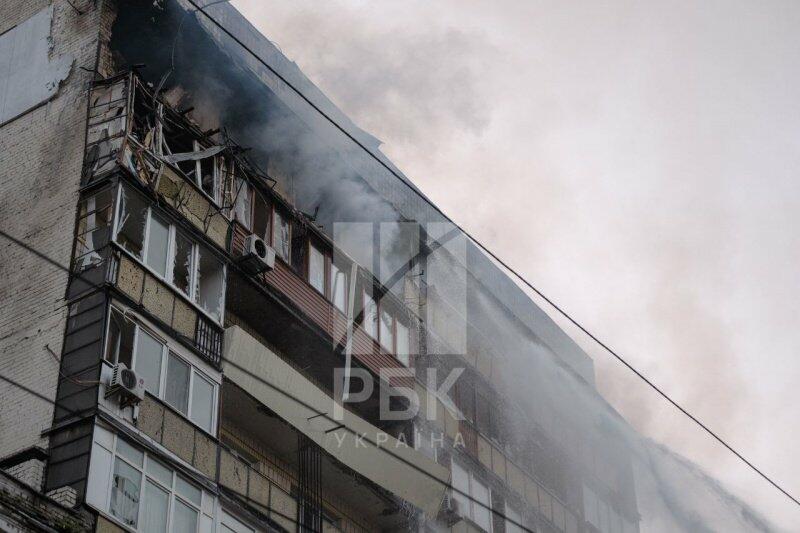 Шість районів Києва у вогні: нічна атака росії залишила за собою руїни Шість районів Києва у вогні: нічна атака росії залишила за собою руїни