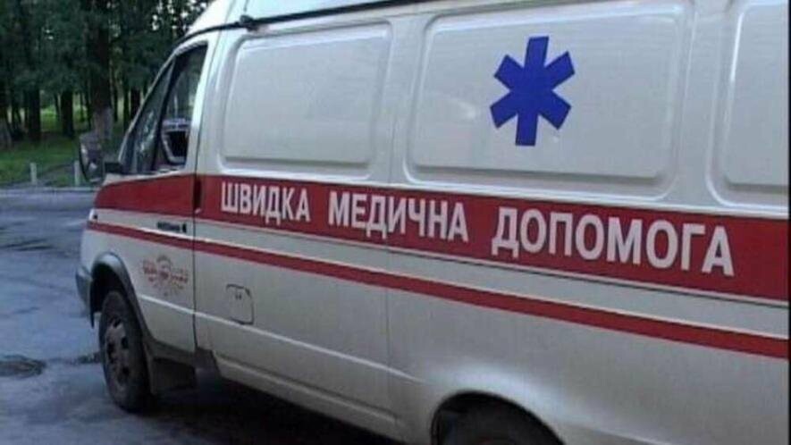 Сильно впав і зламав ногу: у Києві врятували травмованого чоловіка, – ВІДЕО