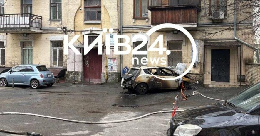 Вибух на Олімпійській: що сталося з електромобілем у Києві Вибух на Олімпійській: що сталося з електромобілем у Києві