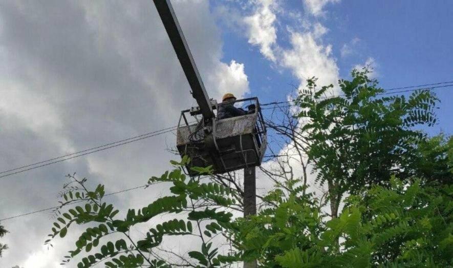Потужний удар по енергетиці: на Київщині тисячі людей залишились без світла, – деталі Потужний удар по енергетиці: на Київщині тисячі людей залишились без світла, – деталі