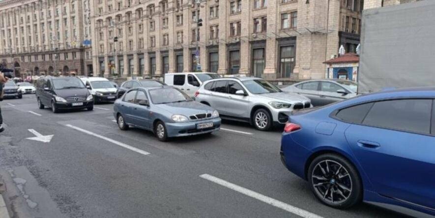 Транспортний хаос поблизу центру Києва: де і чому ускладнено рух Транспортний хаос поблизу центру Києва: де і чому ускладнено рух