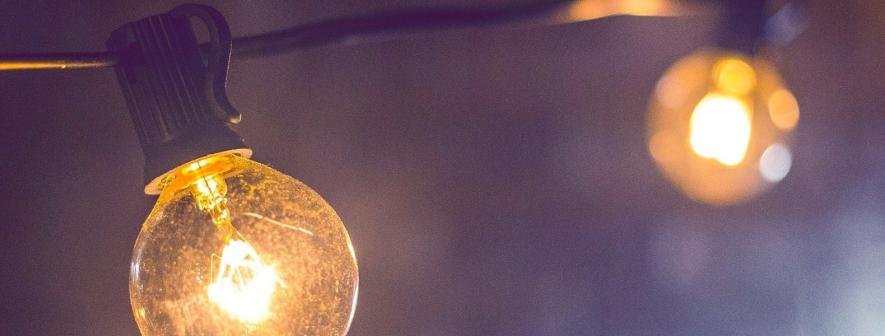 Світло вимикатимуть протягом всієї доби: в “Укренерго” попередили, що ввечері вимикатимуть по чотири черги