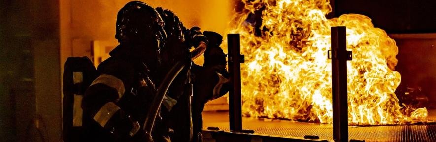 Пожежа у Києві: вночі горіла металева споруда, – ФОТО