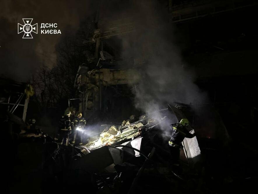 Вибухи в Києві та області: багато ворожих цілей збито, але є руйнування та жертви Вибухи в Києві та області: багато ворожих цілей збито, але є руйнування та жертви