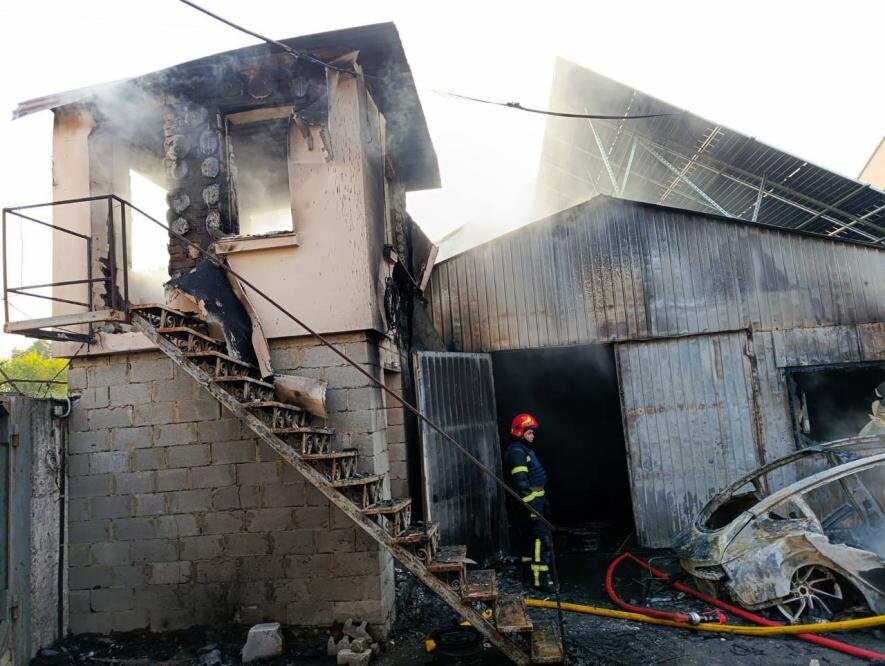 Пошкодження в Києві після атаки: де й як отримати компенсацію Пошкодження в Києві після атаки: де й як отримати компенсацію