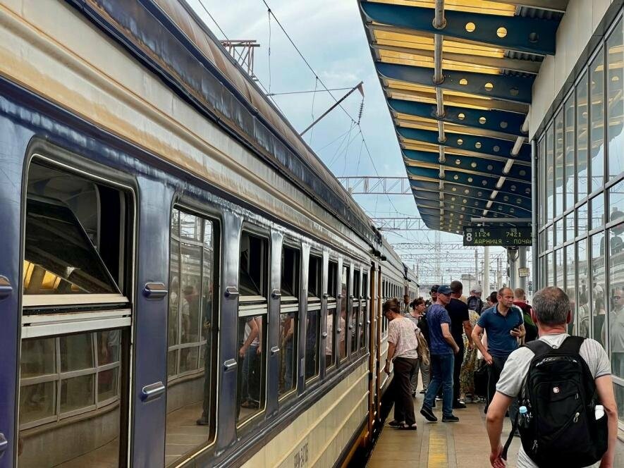 У Києві — транспортний форс-мажор: додаткові рейси та новий маршрут через ракетну атаку У Києві — транспортний форс-мажор: додаткові рейси та новий маршрут через ракетну атаку