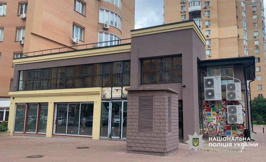 Як вкрасти будівлю в Києві: поліція викрила зухвалу схему з фейковими документами Як вкрасти будівлю в Києві: поліція викрила зухвалу схему з фейковими документами