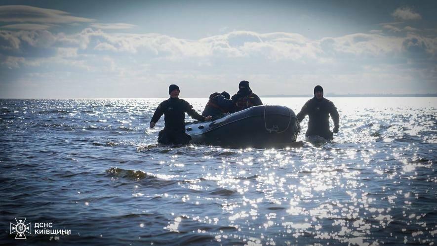 Смертельна риболовля на Київщині: човен не витримав поривів вітру
