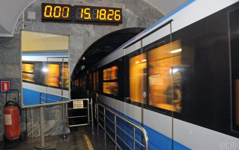 Тепер чекатимемо довше: відзавтра у київському метро збільшаться інтервали руху потягів