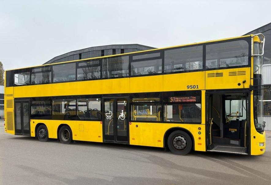 У Києві на вихідних курсуватиме двоповерховий автобус від Берліна