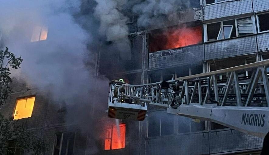 Київ під балістичним обстрілом: пожежі, загиблі, серед постраждалих – діти Київ під балістичним обстрілом: пожежі, загиблі, серед постраждалих – діти