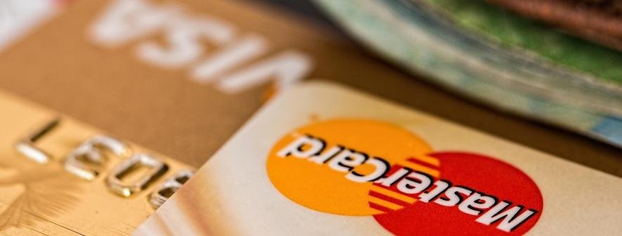 Ще менша сума: киянам знову зменшили ліміт на карткові перекази
