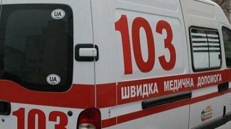 На Київщині патрульні допомогли чоловіку, який сильно порізав руку, – ВІДЕО