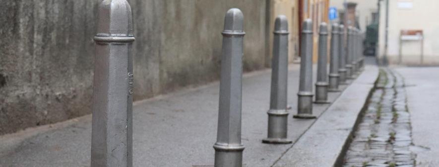 У Києві викрали майже половину антипаркувальних стовпчиків: про що йдеться У Києві викрали майже половину антипаркувальних стовпчиків: про що йдеться