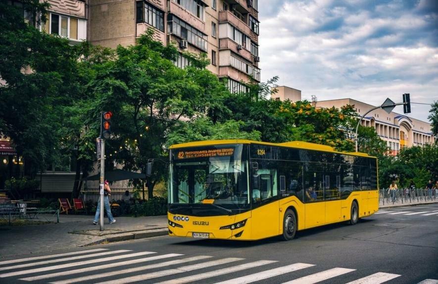 Термінові зміни на дорогах Києві: які автобуси почали курсувати по-новому, – деталі Термінові зміни на дорогах Києві: які автобуси почали курсувати по-новому, – деталі