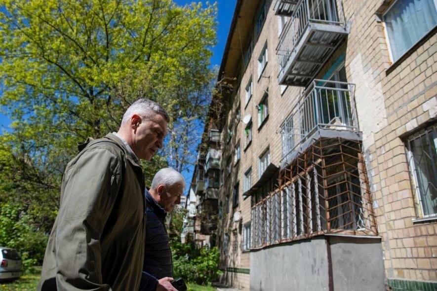 Відновлений будинок — нове життя: як у Києві виглядає відремонтована багатоповерхівка після атаки рф, – ФОТО Відновлений будинок — нове життя: як у Києві виглядає відремонтована багатоповерхівка після атаки рф, – ФОТО