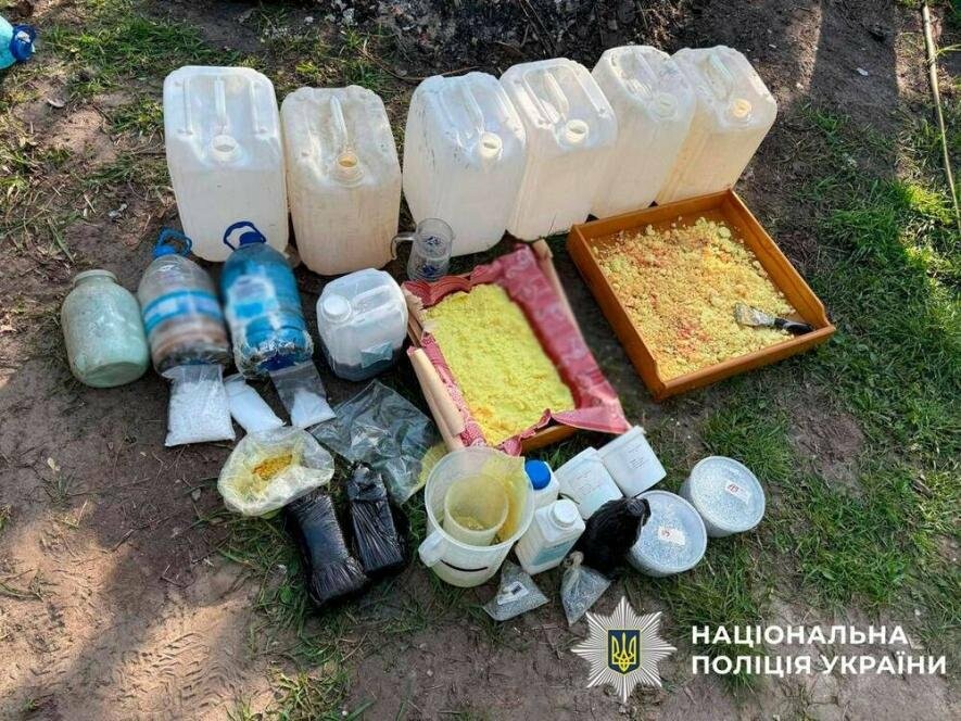 “Лабораторія” наркотиків і мільйони прибутку: в Києві правоохоронці арештували банду наркозлочинців, – ФОТО “Лабораторія” наркотиків і мільйони прибутку: в Києві правоохоронці арештували банду наркозлочинців, – ФОТО