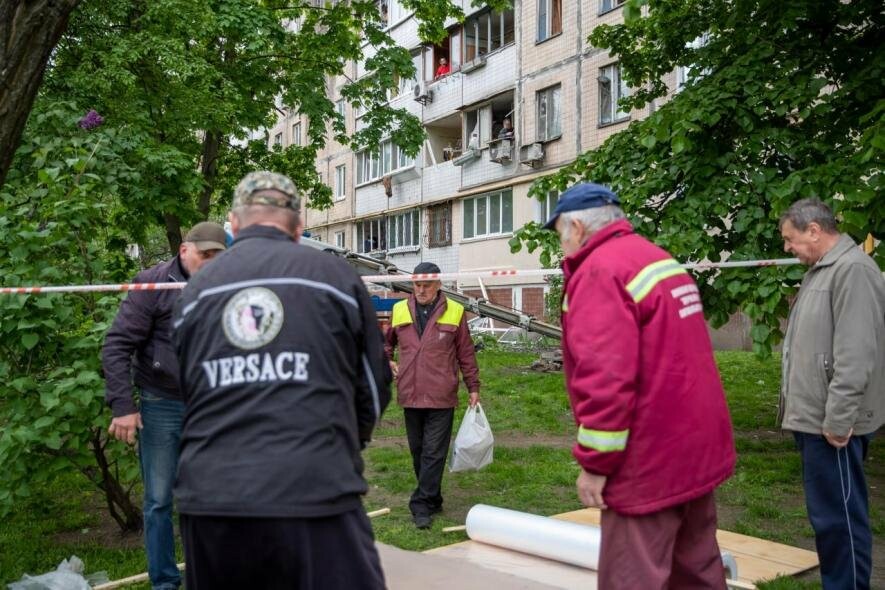 Зруйноване місто: Київ очищають після нічного терору Зруйноване місто: Київ очищають після нічного терору