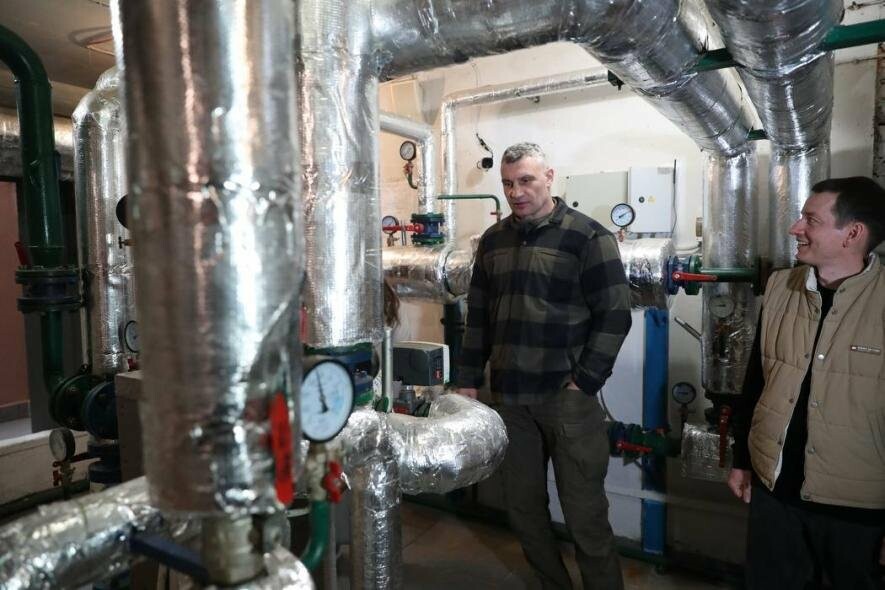 Світло є навіть у блекаут: Віталій Кличко оглянув енергостійкий житловий будинок Києва, – ФОТО Світло є навіть у блекаут: Віталій Кличко оглянув енергостійкий житловий будинок Києва, – ФОТО