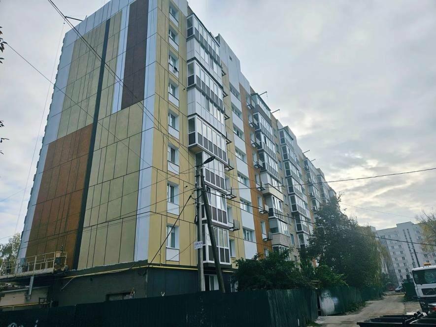 Нове життя для Київщини: тривають роботи з відновлення будинку на 254 квартири