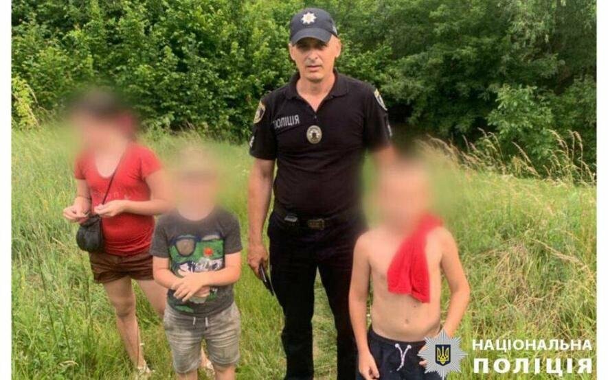 Під Києвом зник семирічний хлопчик: поліцейські та місцеві жителі розшукали його, – ФОТО