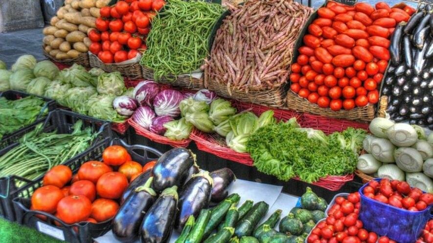 Де купити в столиці свіжі овочі та фрукти: адреси ярмарків