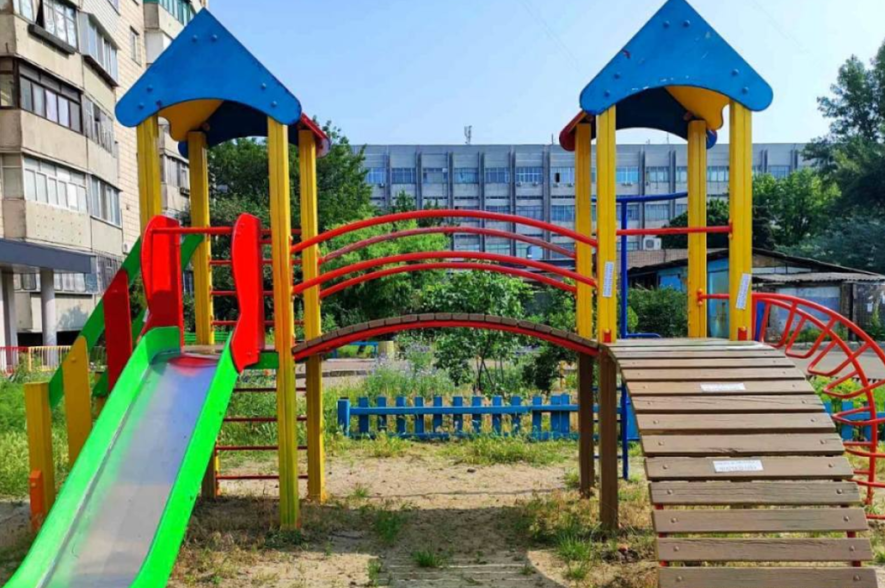 Де погуляти з дітьми: у Києві оновлюють дитячі майданчики, – деталі Де погуляти з дітьми: у Києві оновлюють дитячі майданчики, – деталі