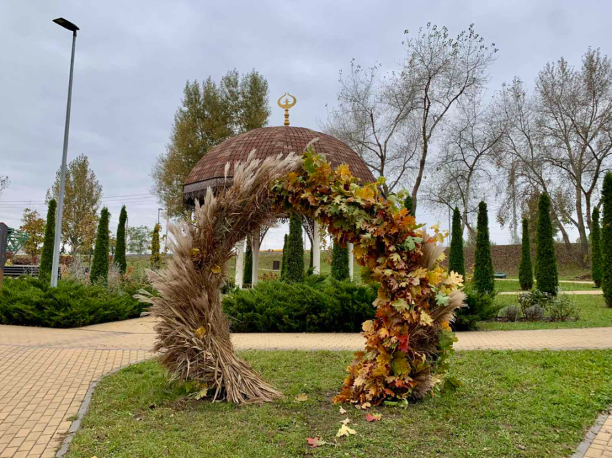 Символ осені і затишку у смартфоні: в Києві з’явилась нова фотозона, – ФОТО