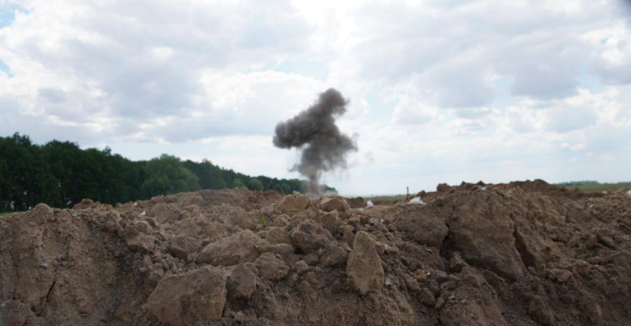 Жителі передмістя Києва та області чують сильні вибухи: що зараз відбувається