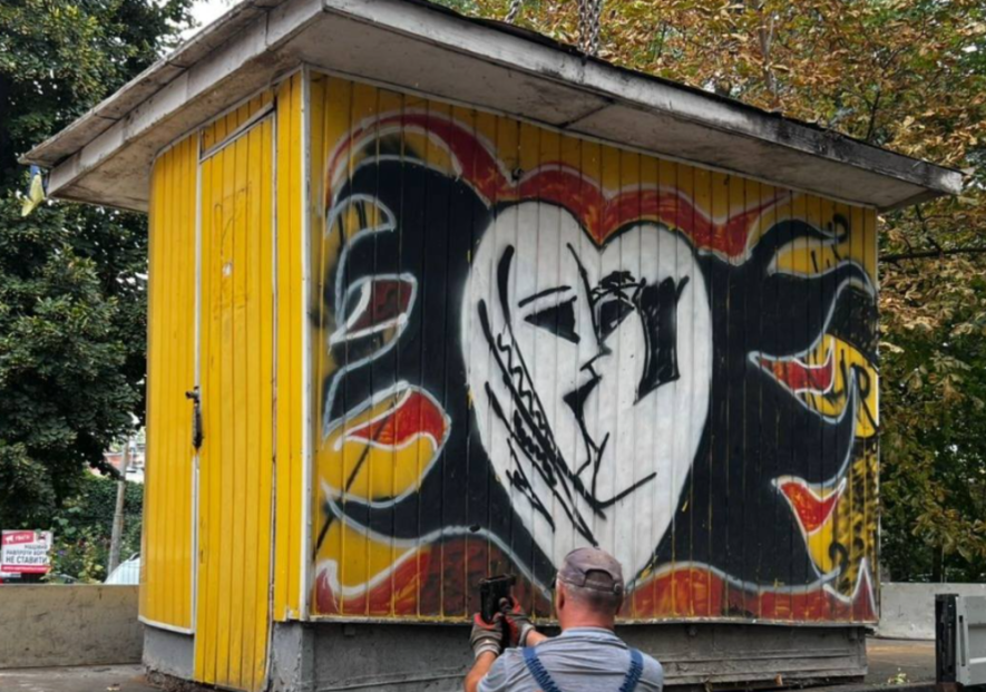 Арт-мафи під забороною: у Києві демонтували об’єкти з незвичайним дизайном, – ФОТО