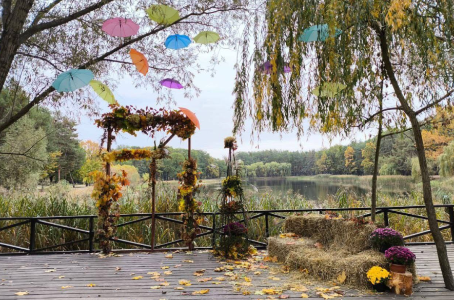 “Казкова” осінь у смартфоні: в Києві створили незвичайну фотозону, – ФОТО