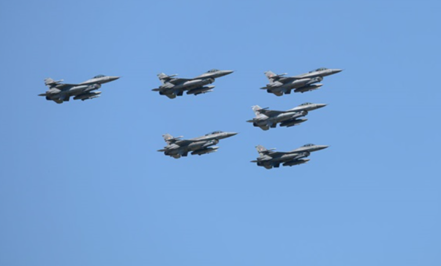 Сотні військових літаків у небі: Україна збільшить бойову авіацію, – ФОТО