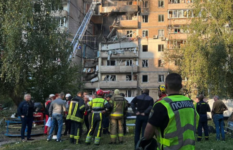 Допомога жертвам російської атаки: в Києві розгорнули гуманітарні штаби