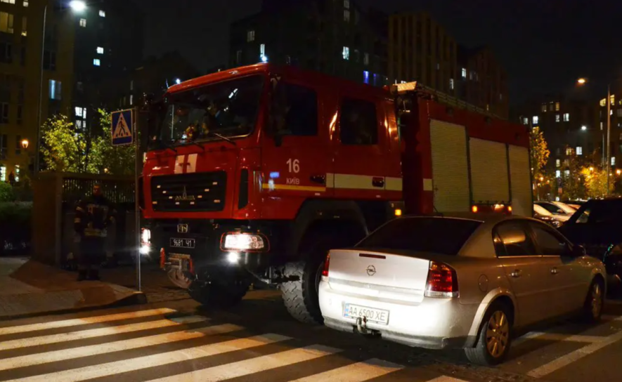 Вогняна небезпека на дорозі: на Київщині спалахнула моторошна пожежа, – ФОТО