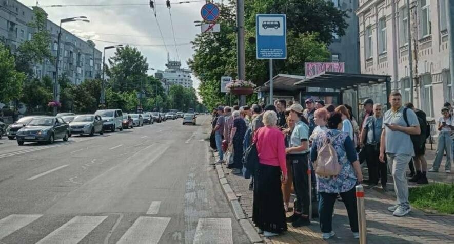 Транспортний апокаліпсис: Київ встав у заторах після нічної атаки Транспортний апокаліпсис: Київ встав у заторах після нічної атаки