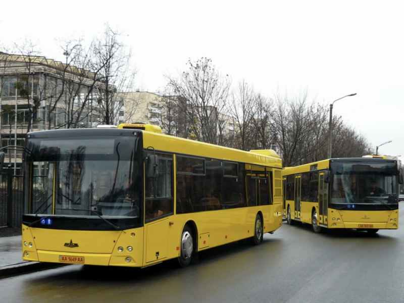 Низка автобусів змінить маршрут: дати та деталі