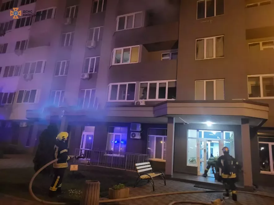 Під Києвом сталася пожежа у багатоповерхівці: евакуйовано 30 мешканців, – ФОТО