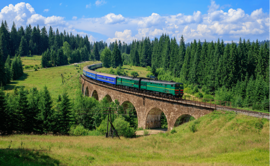 Подорож із мальовничими краєвидами: куди вирушить додатковий потяг із Києва Подорож із мальовничими краєвидами: куди вирушить додатковий потяг із Києва