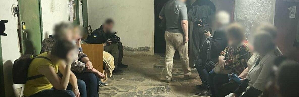 Закрите укриття у Києві: затримано 3 посадовців та охоронця медзакладу, – ФОТО