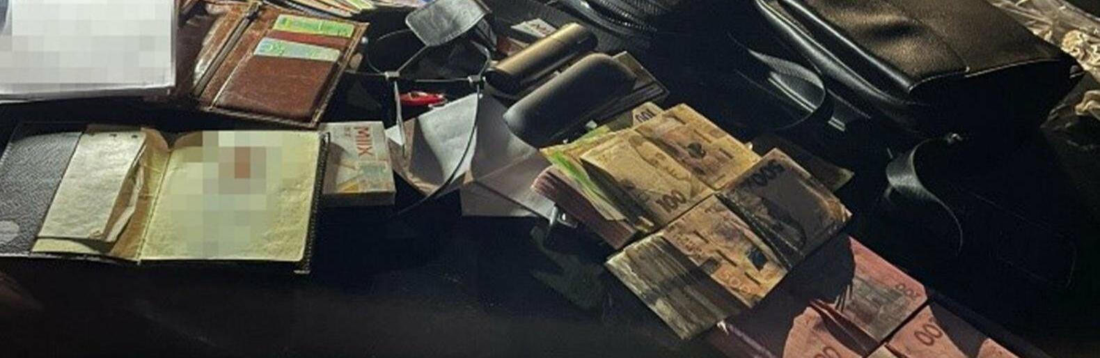 СБУ у Києві ліквідувала корупційну «схему» видачі дозволів на вантажні перевезення до понад 50 країн, – ФОТО