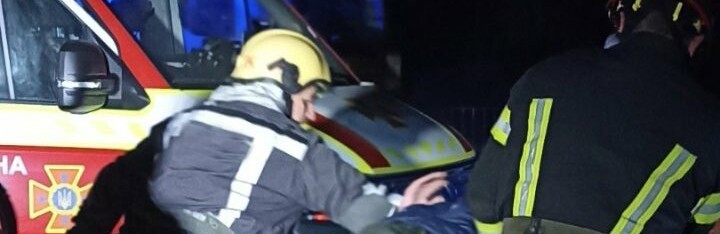 Під Києвом чоловік впав з мосту на бетонну плиту